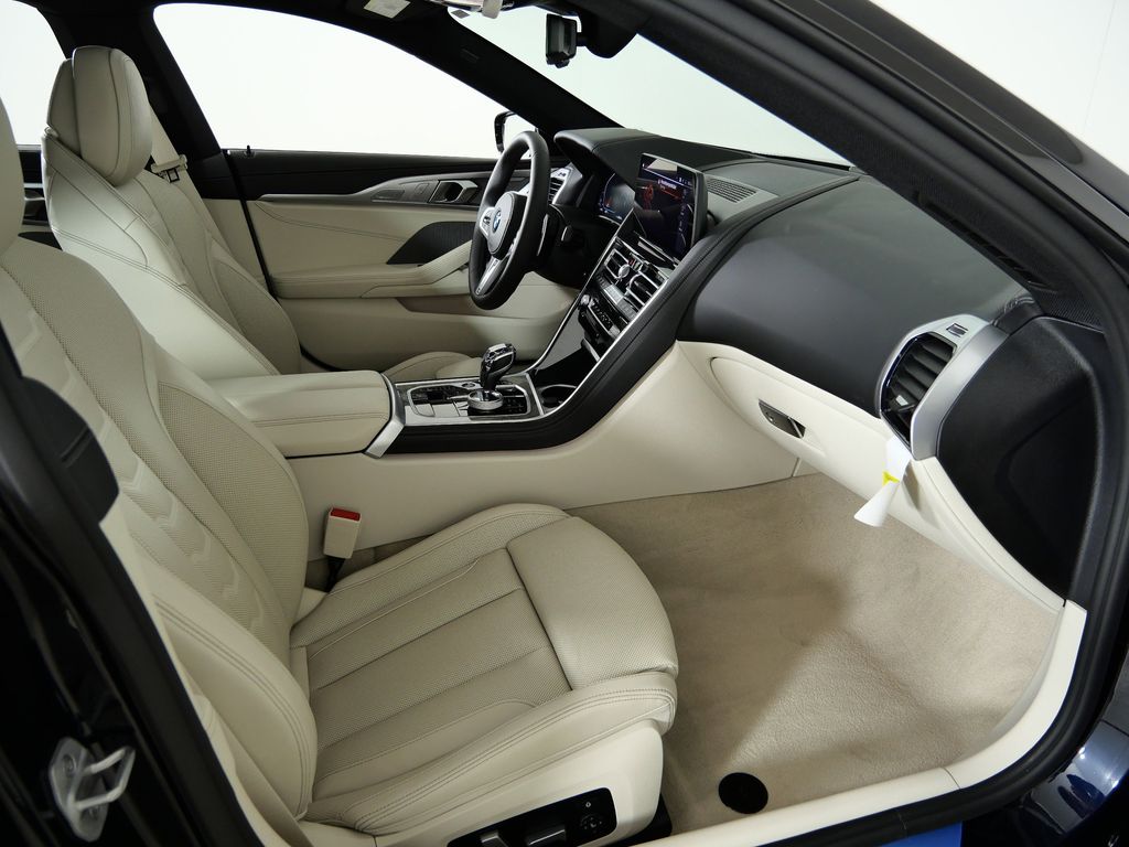 Thumbnail: 2026 BMW 8 Series - 20