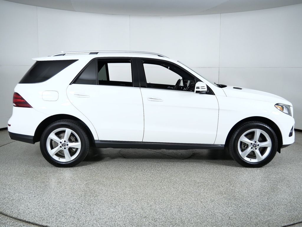 Thumbnail: 2017 Mercedes-Benz GLE - 9