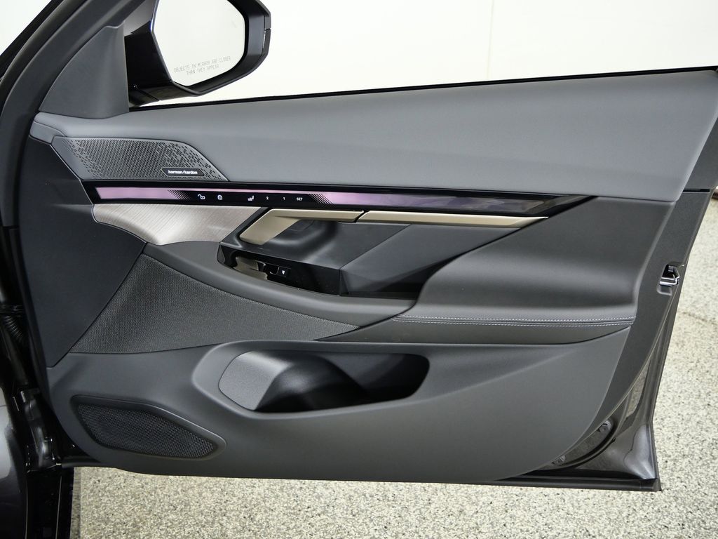 Thumbnail: 2026 BMW 5 Series - 20