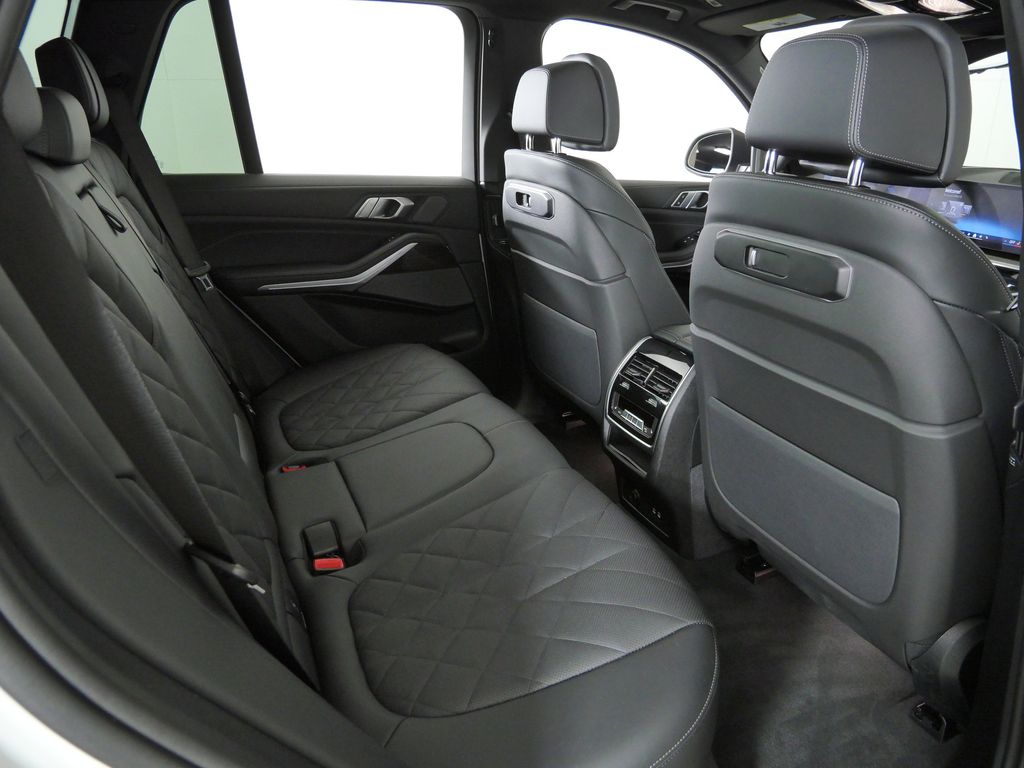 Thumbnail: 2026 BMW X5 - 26