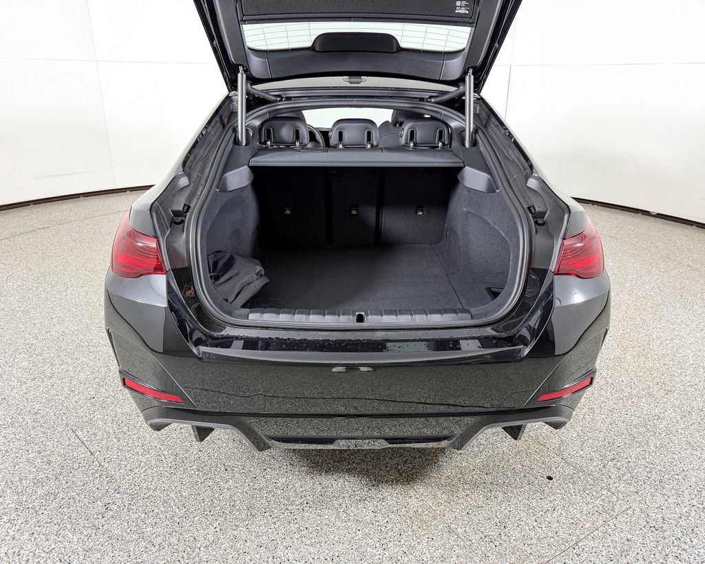 Thumbnail: 2025 BMW i4 - 20