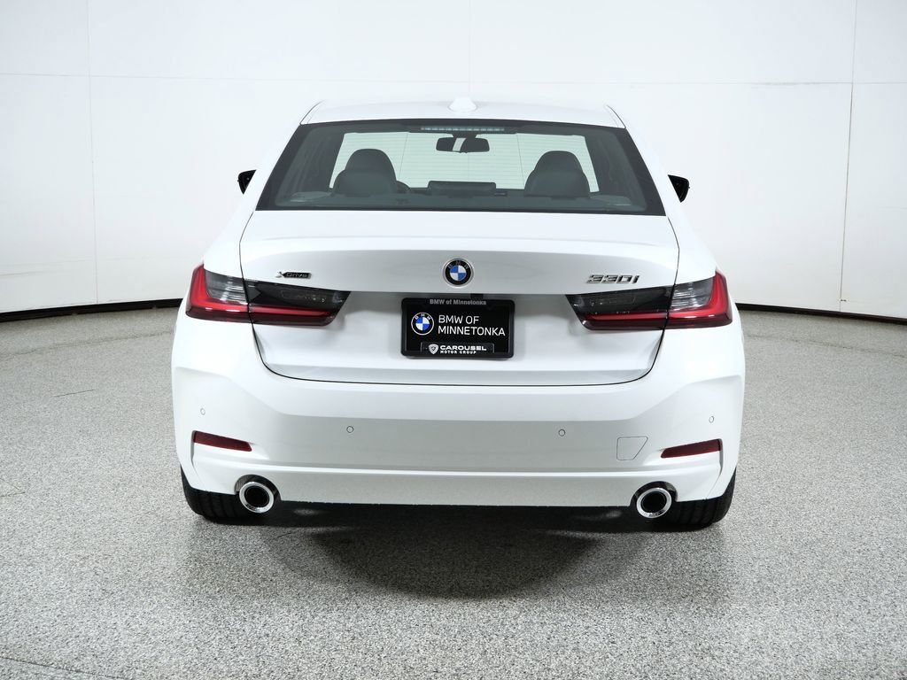 Thumbnail: 2026 BMW 3 Series - 12