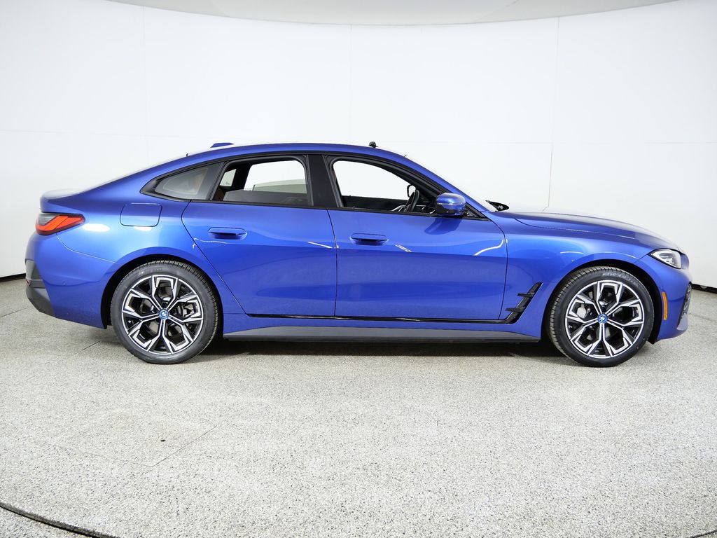 Thumbnail: 2024 BMW i4 - 10