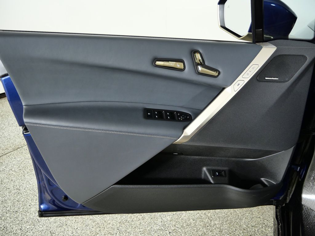 Thumbnail: 2023 BMW iX - 33