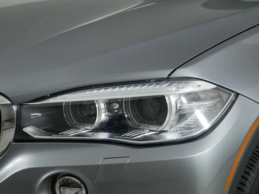 Thumbnail: 2015 BMW X5 - 16