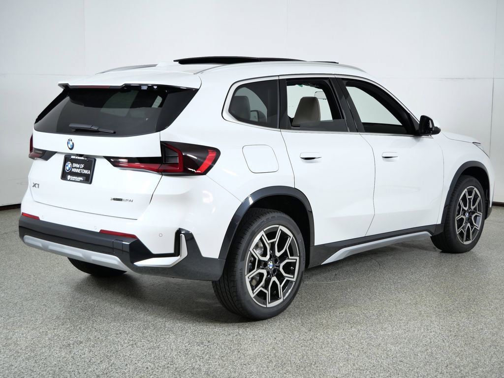Thumbnail: 2026 BMW X1 - 11
