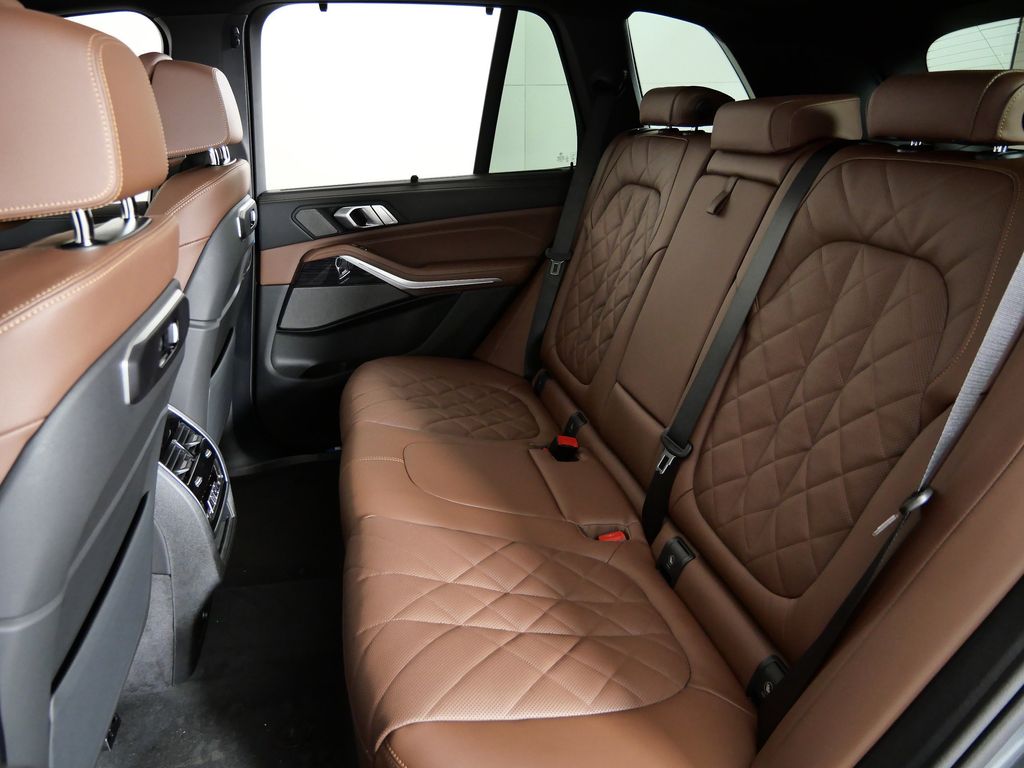 Thumbnail: 2026 BMW X5 - 33