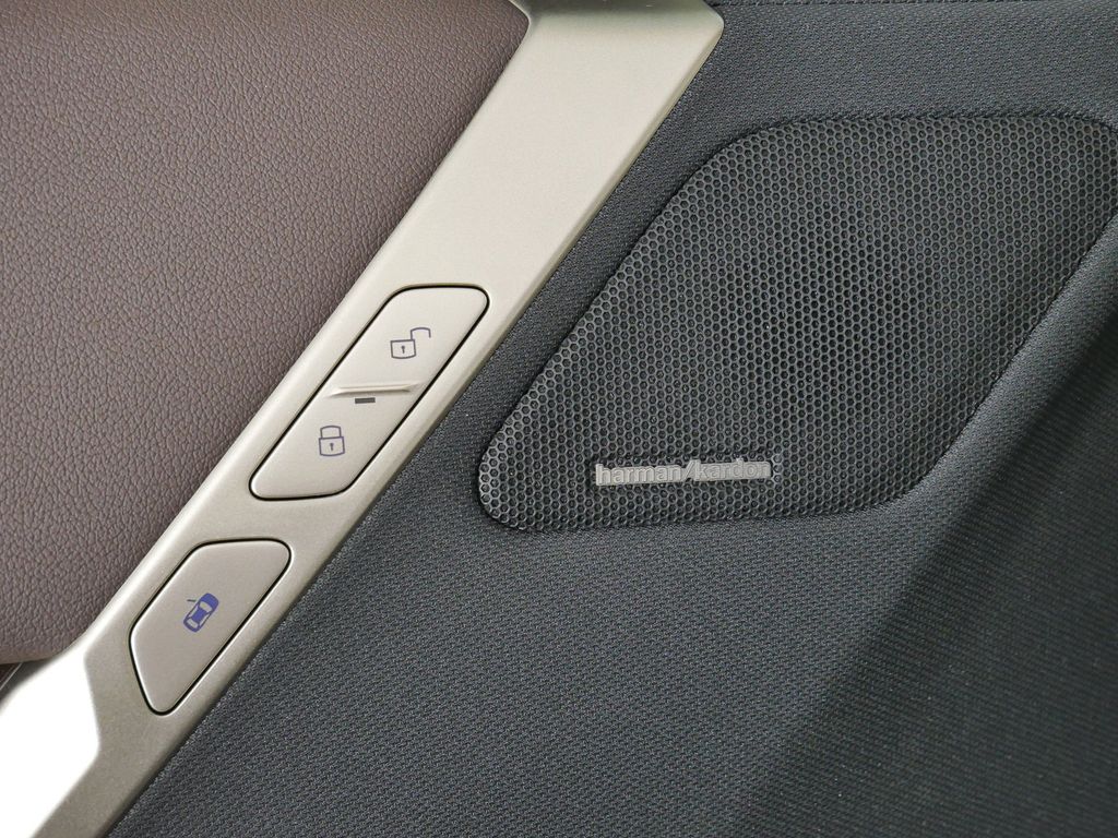 Thumbnail: 2023 BMW iX - 42