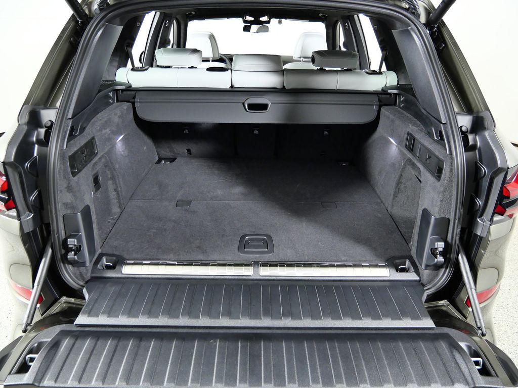 Thumbnail: 2026 BMW X5 - 28