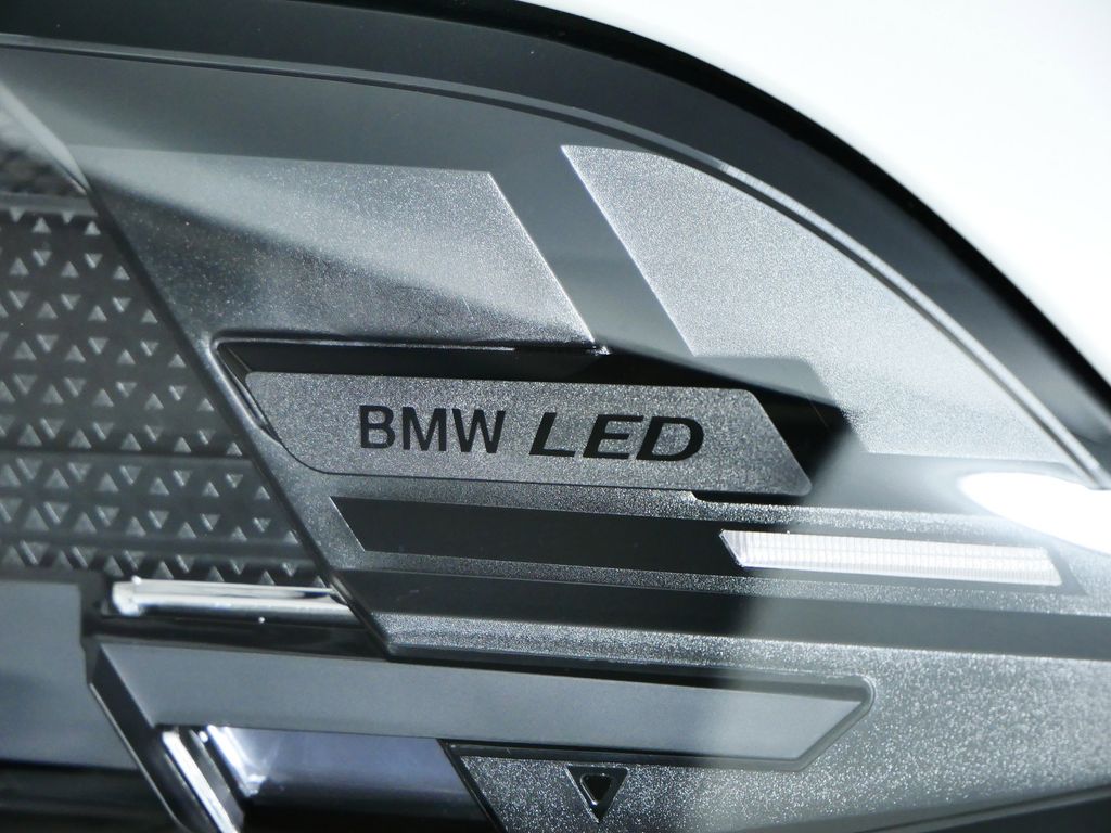 Thumbnail: 2026 BMW X5 - 17