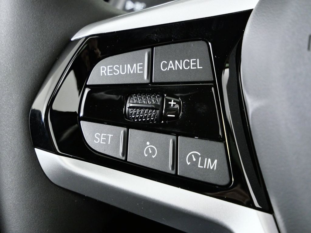 Thumbnail: 2026 BMW 3 Series - 39