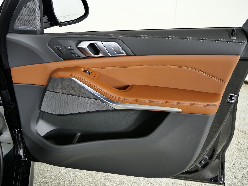 Thumbnail: 2026 BMW X7 - 19