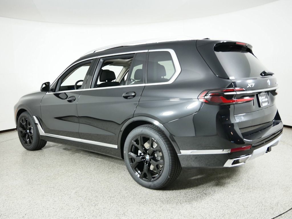 Thumbnail: 2025 BMW X7 - 15