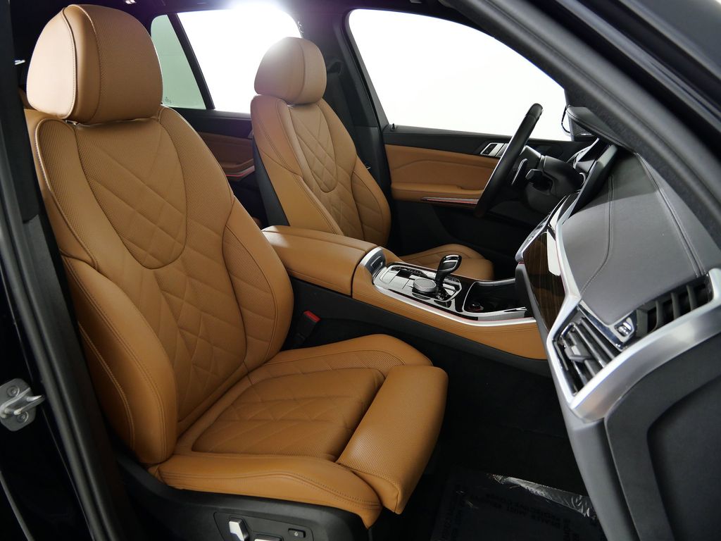 Thumbnail: 2023 BMW X5 - 22