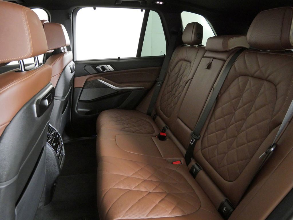 Thumbnail: 2026 BMW X5 - 33