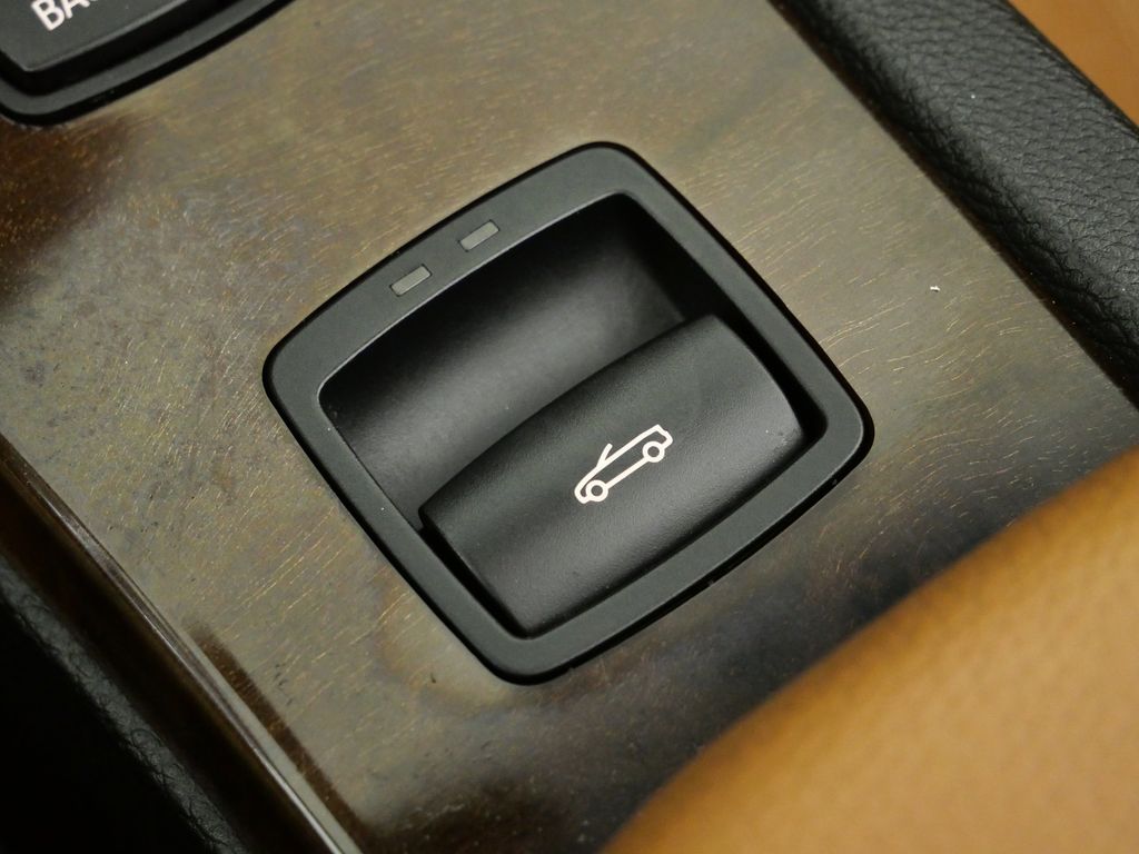 Thumbnail: 2011 BMW 3 Series - 47