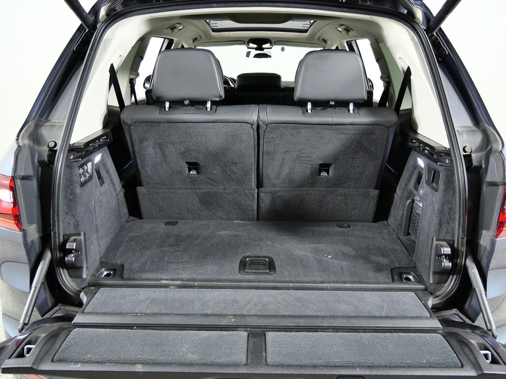 Thumbnail: 2019 BMW X7 - 28