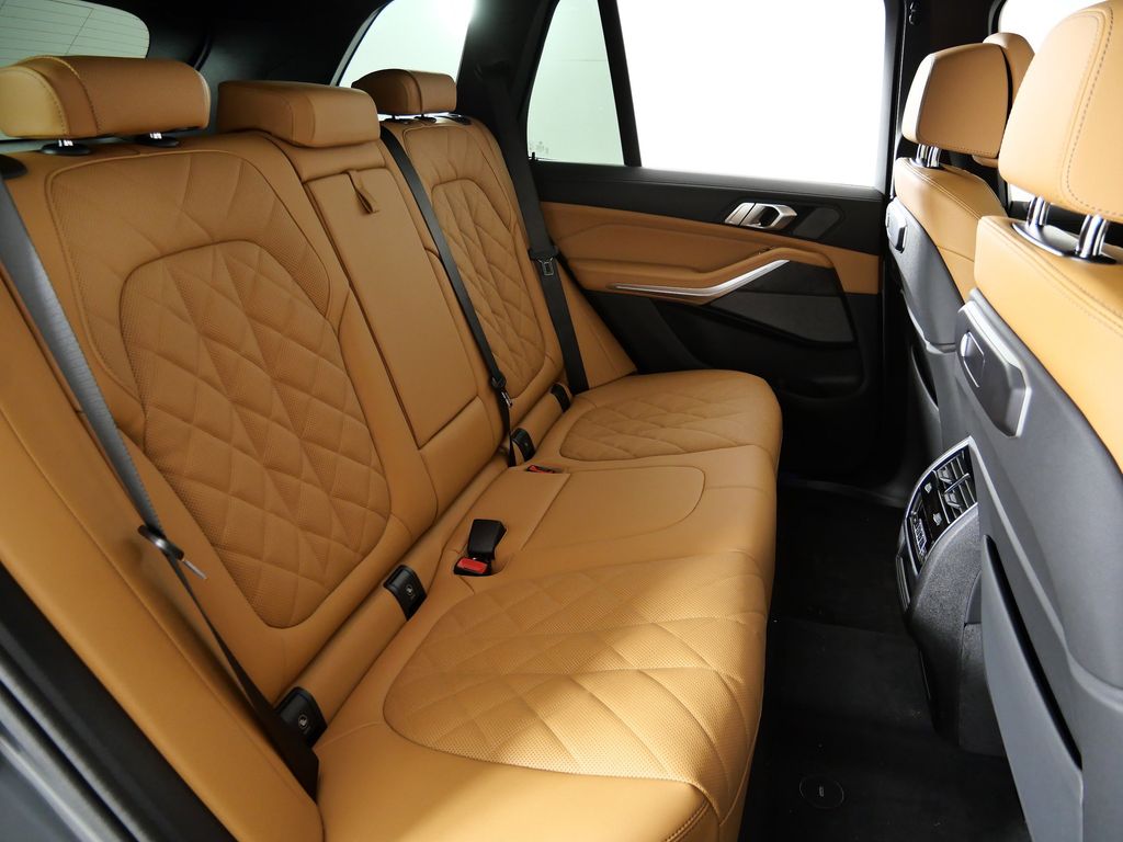 Thumbnail: 2026 BMW X5 - 27