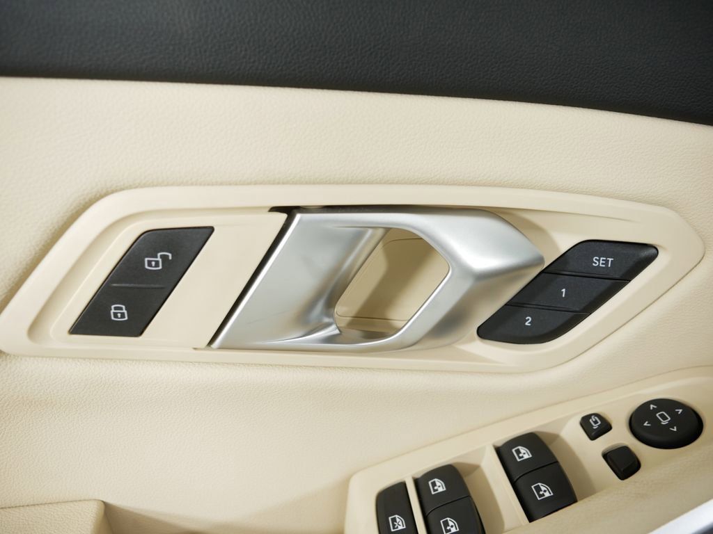 Thumbnail: 2025 BMW 3 Series - 34