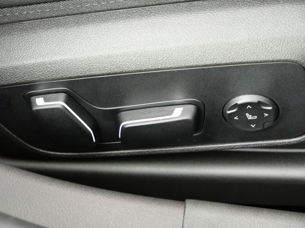 Thumbnail: 2026 BMW 3 Series - 22