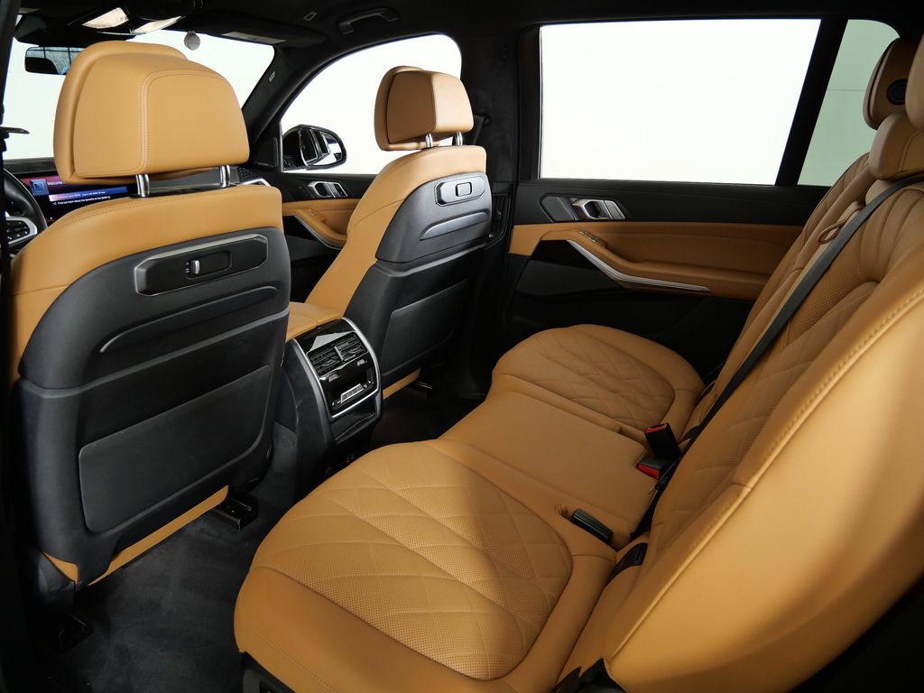 Thumbnail: 2023 BMW X7 - 39
