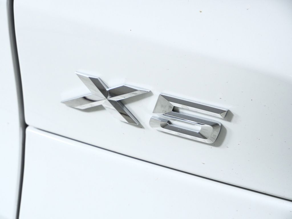 Thumbnail: 2026 BMW X5 - 13