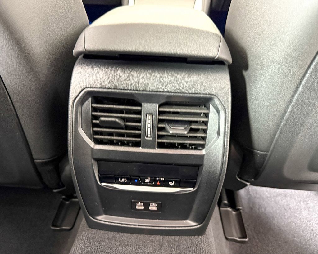 Thumbnail: 2025 BMW i4 - 30