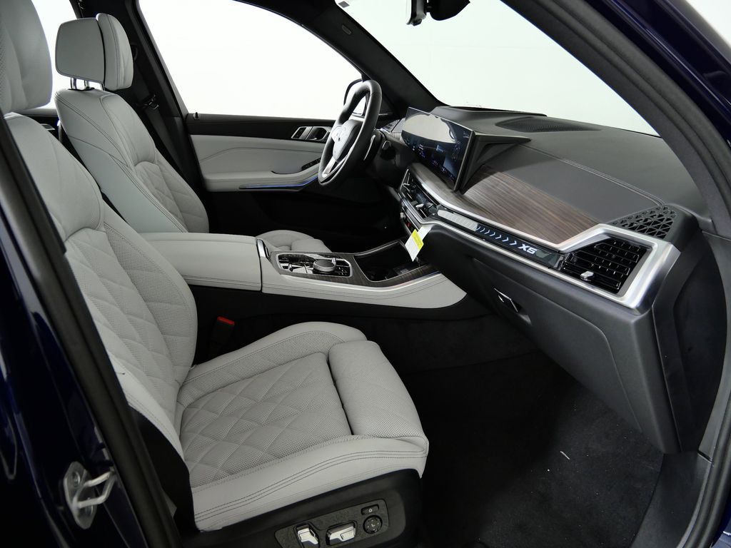 Thumbnail: 2026 BMW X5 - 20