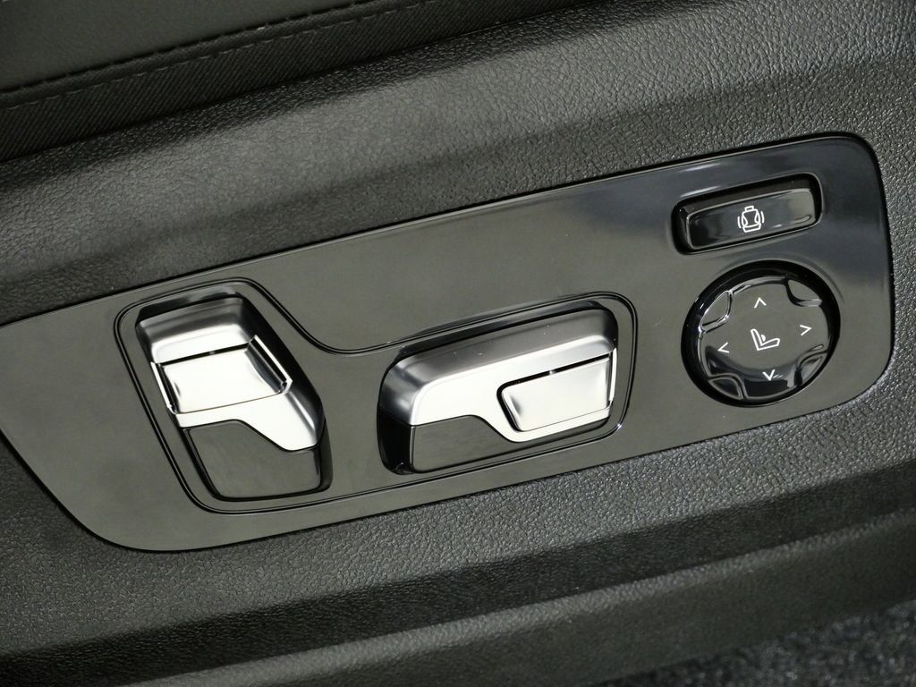 Thumbnail: 2026 BMW X5 - 24