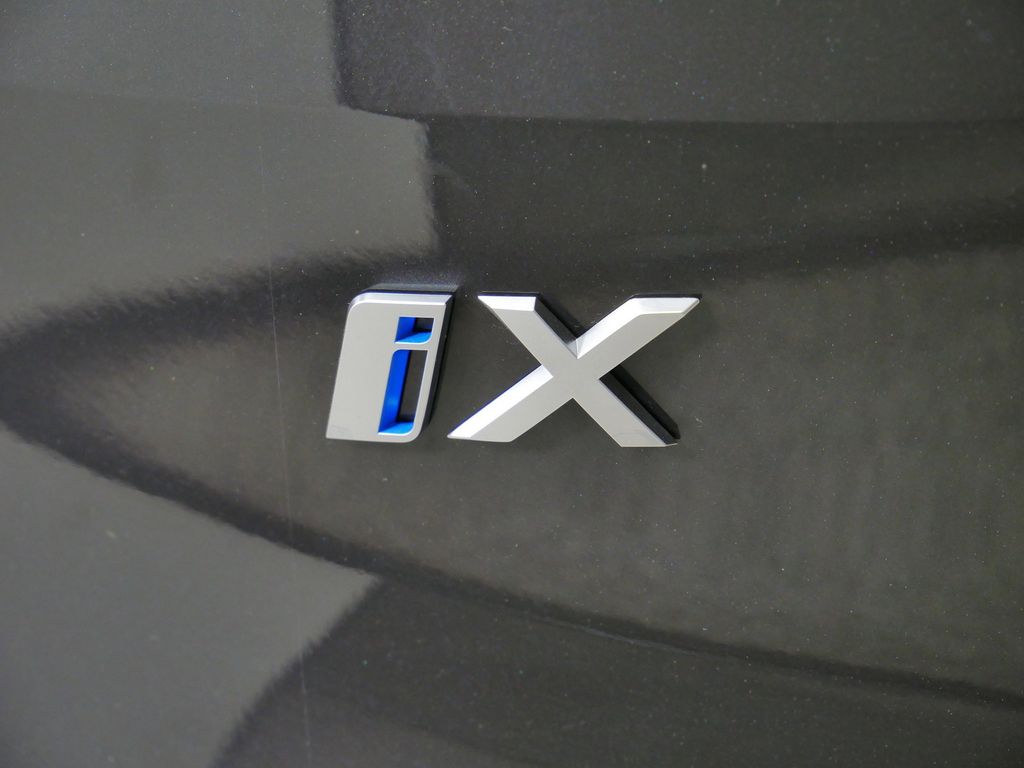 Thumbnail: 2023 BMW iX - 16