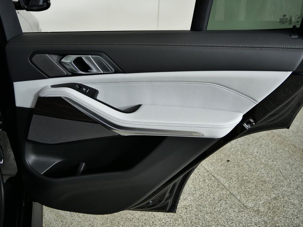 Thumbnail: 2026 BMW X5 - 25