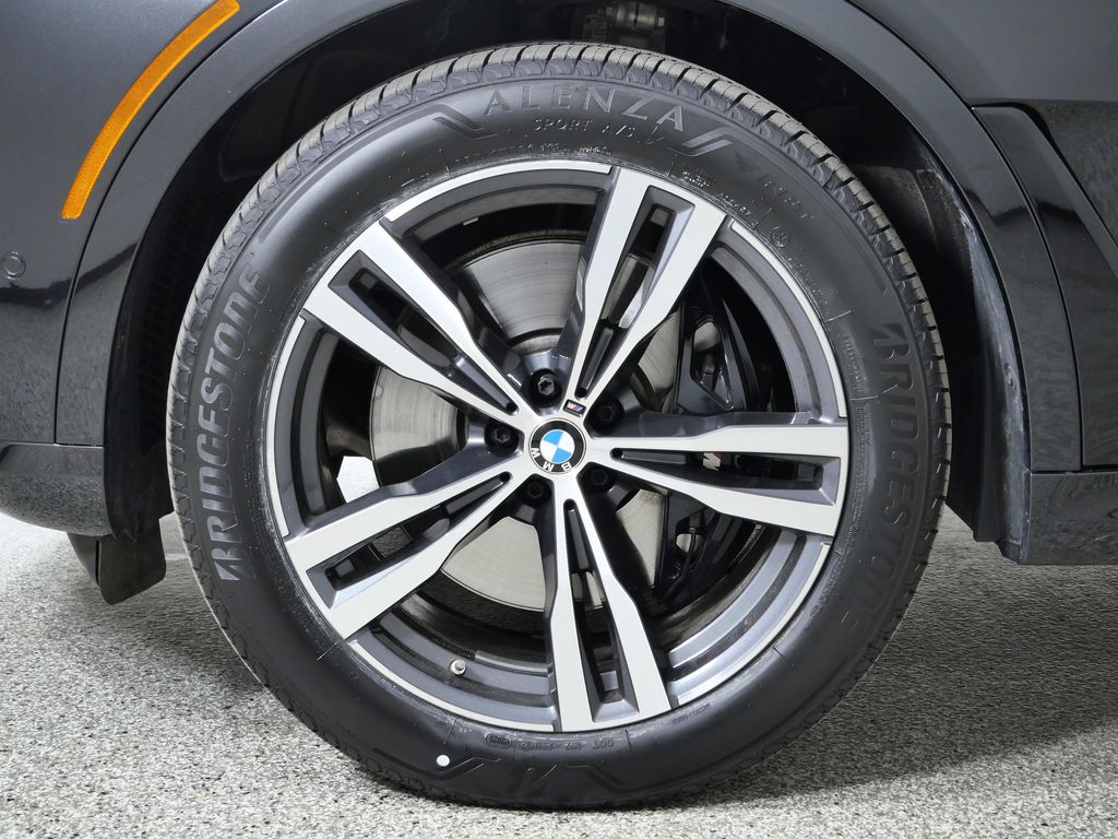 Thumbnail: 2025 BMW X7 - 21