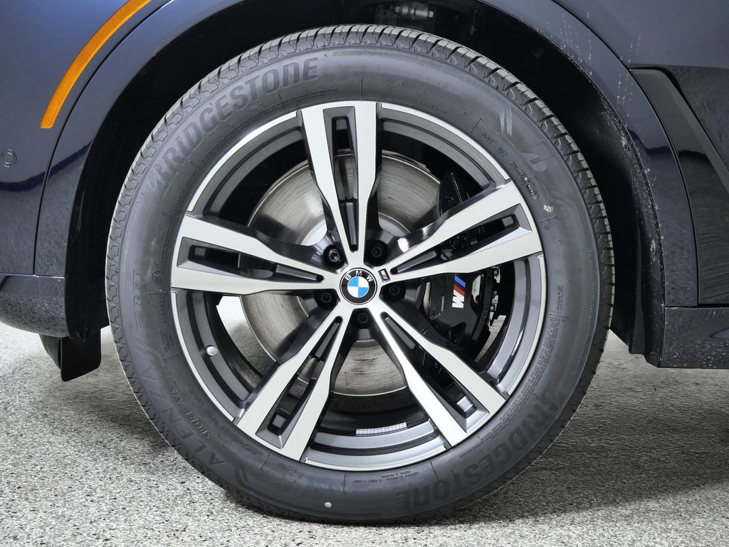 Thumbnail: 2026 BMW X7 - 17