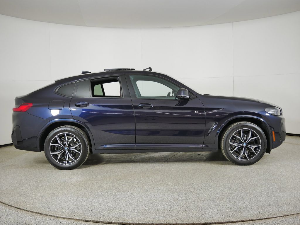 Thumbnail: 2023 BMW X4 - 10