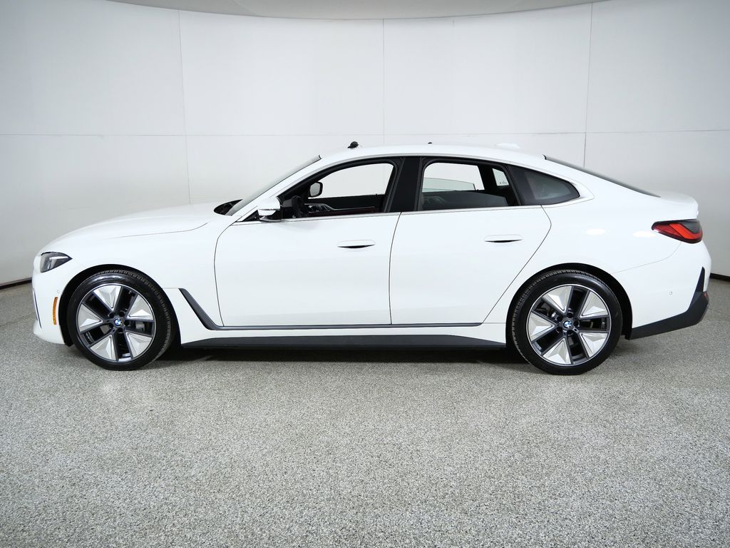 Thumbnail: 2025 BMW i4 - 18