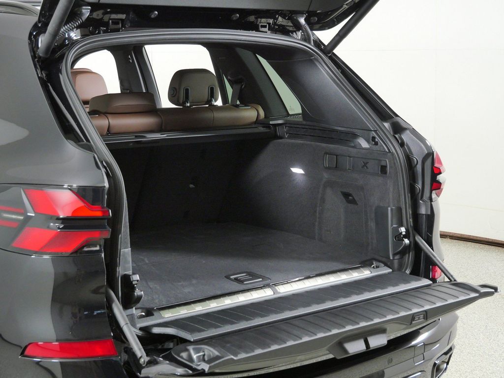 Thumbnail: 2026 BMW X5 - 29