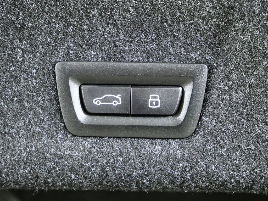 Thumbnail: 2026 BMW 3 Series - 28