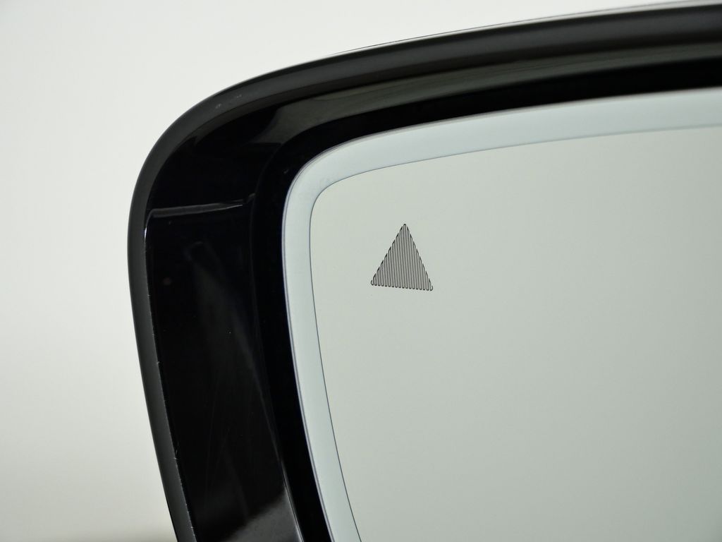 Thumbnail: 2024 BMW 8 Series - 39