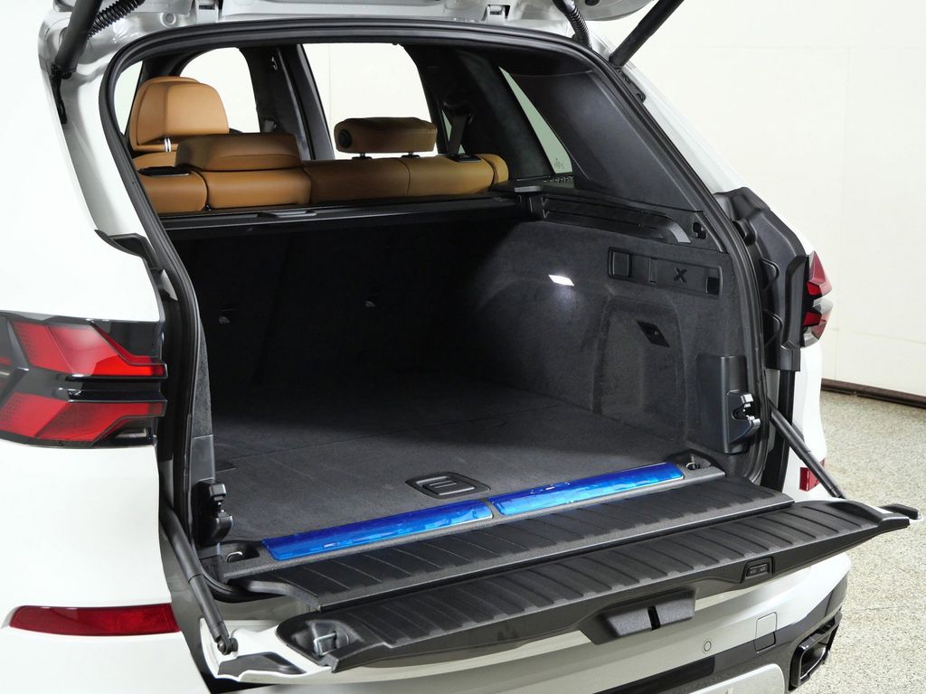 Thumbnail: 2026 BMW X5 - 29