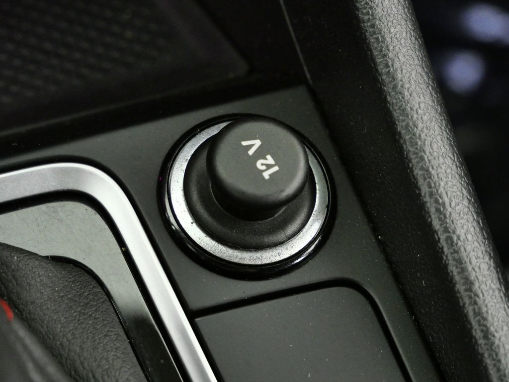 Thumbnail: 2019 Volkswagen Jetta - 45