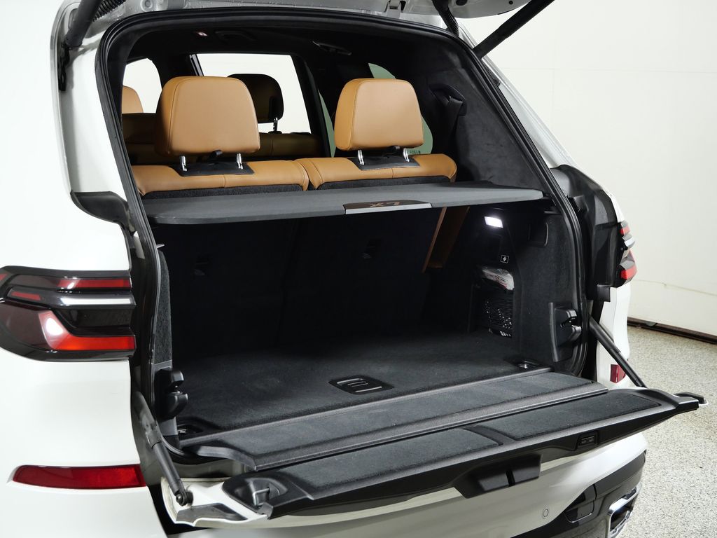 Thumbnail: 2023 BMW X7 - 36