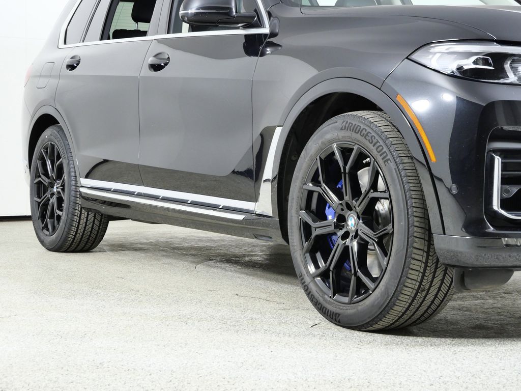 Thumbnail: 2020 BMW X7 - 7