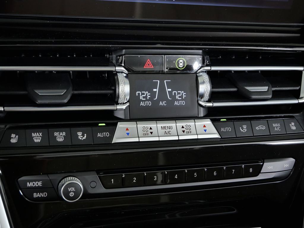 Thumbnail: 2026 BMW 8 Series - 45