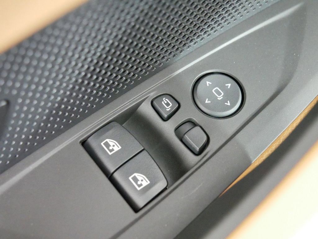 Thumbnail: 2025 BMW 4 Series - 31