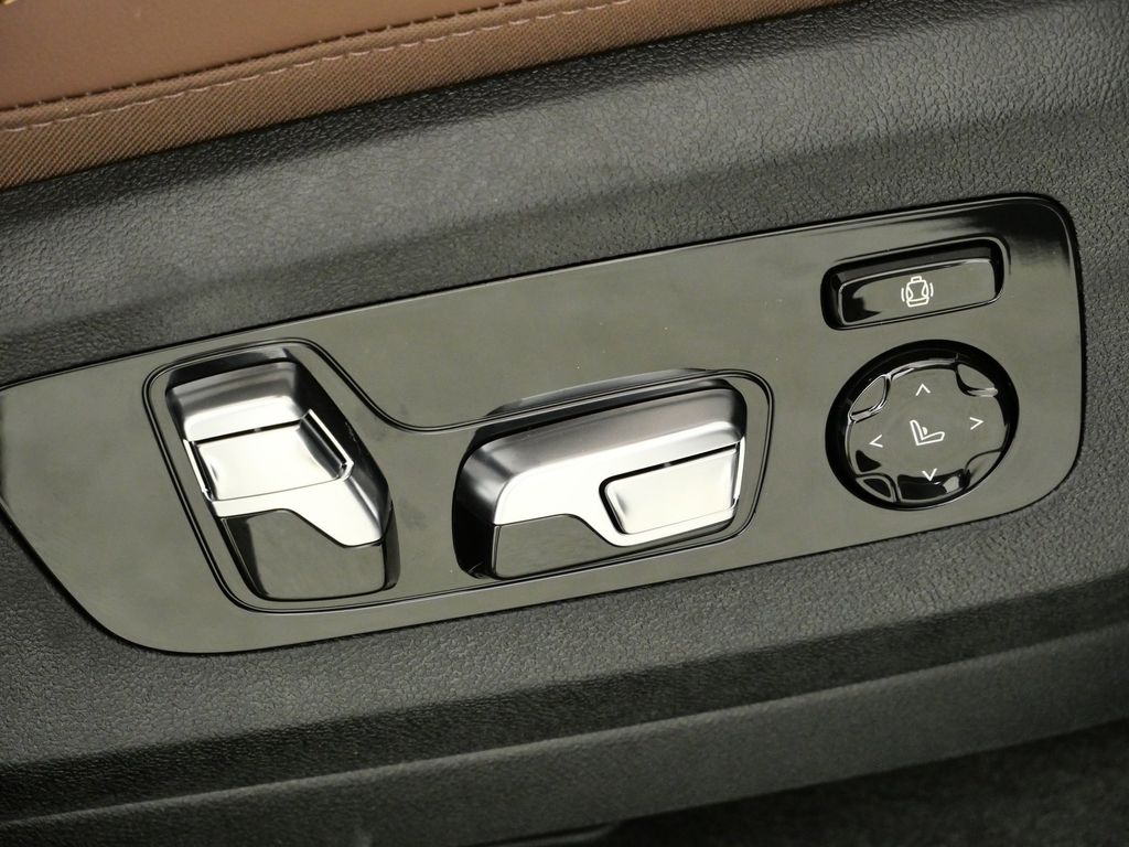 Thumbnail: 2026 BMW X5 - 22