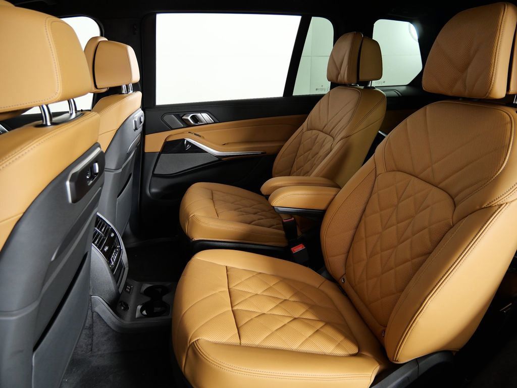 Thumbnail: 2026 BMW X7 - 37