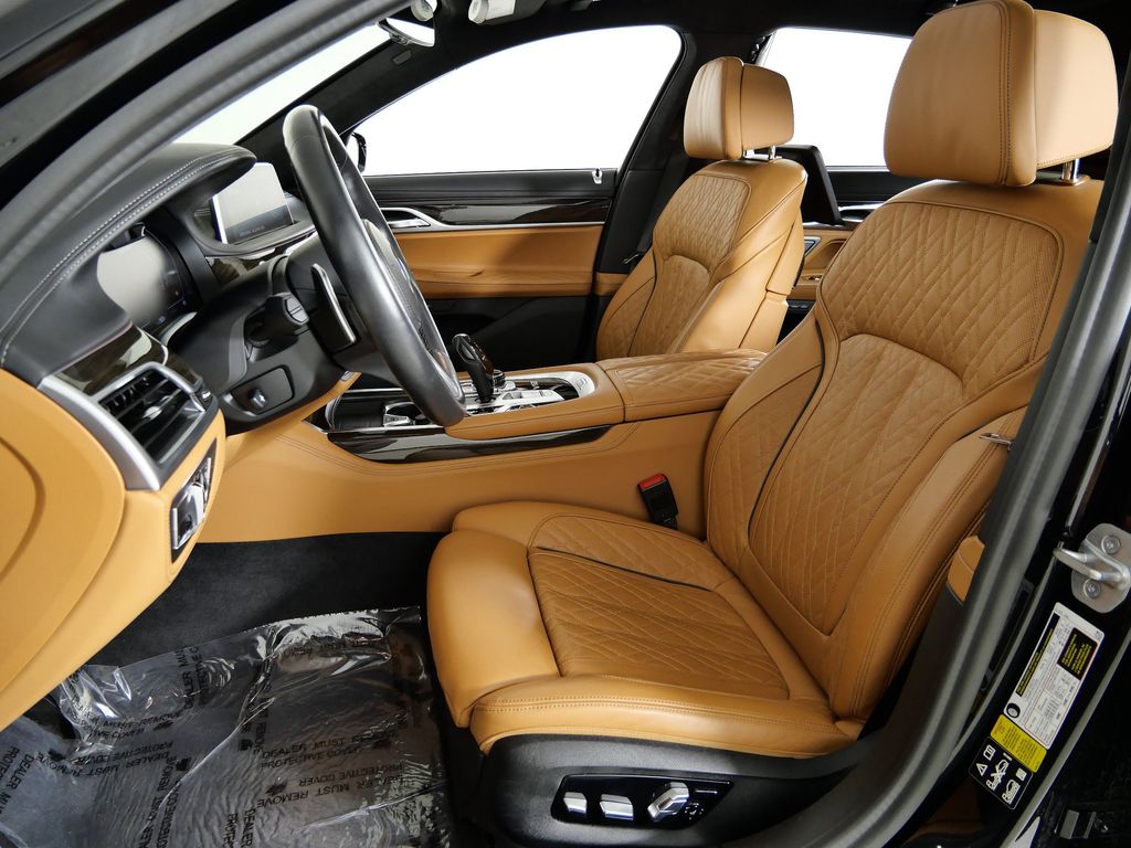 Thumbnail: 2022 BMW 7 Series - 39
