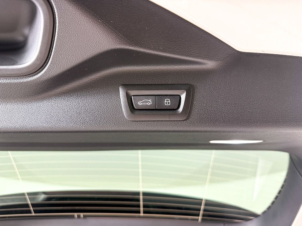 Thumbnail: 2026 BMW X5 - 17