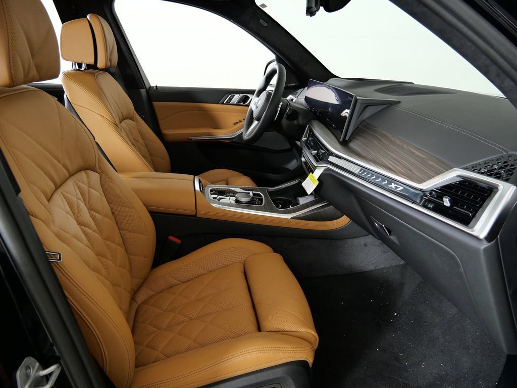 Thumbnail: 2026 BMW X7 - 22