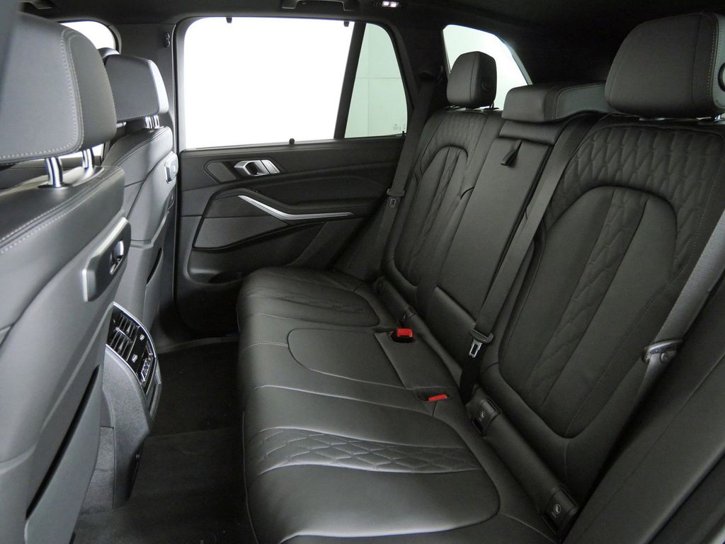 Thumbnail: 2026 BMW X5 - 33